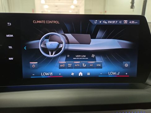 Used 2025 BMW 228i xDrive w/ Premium Package AWD/4WD image 2