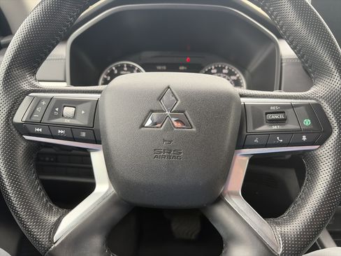 Used 2024 Mitsubishi Outlander SE AWD/4WD image 21
