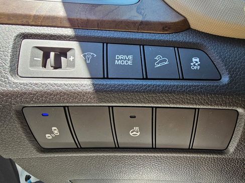 Used 2018 Hyundai Santa Fe Sport FWD image 25
