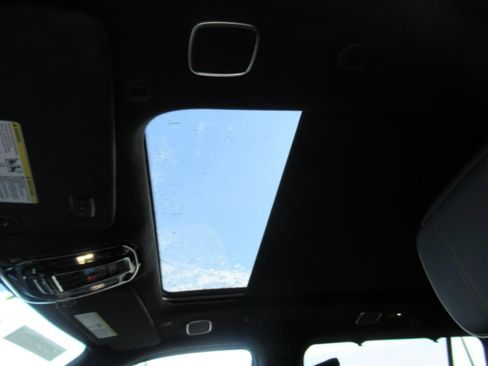 Used 2025 Jeep Grand Wagoneer Series III w/ Rear Seat Video Group 1 AWD/4WD image 22