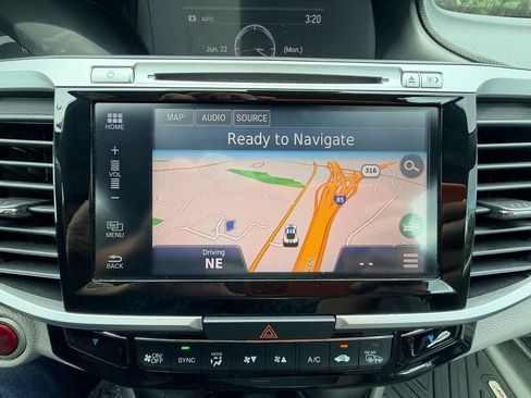 Used 2017 Honda Accord EX-L image 22