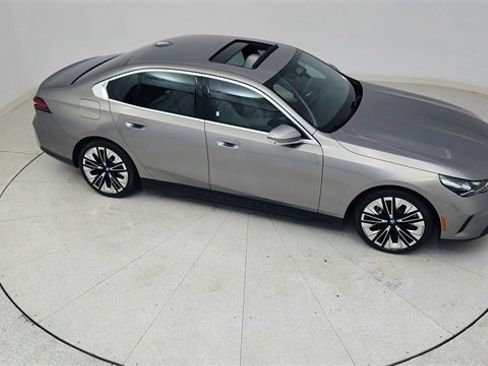 Used 2025 BMW i5 xDrive40 image 79
