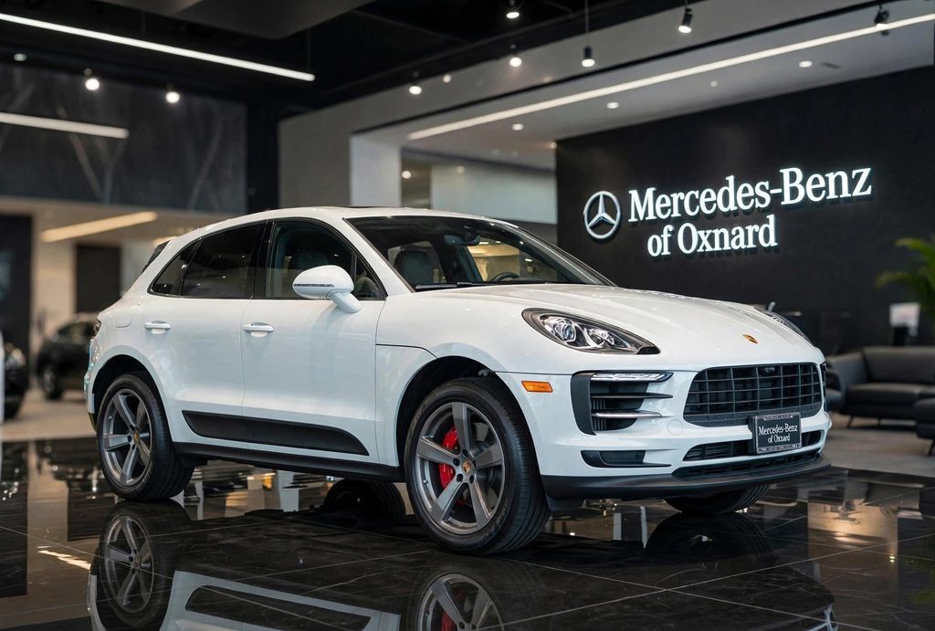 Used 2022 Porsche Macan S AWD/4WD image 1