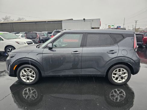 Used 2023 Kia Soul LX w/ Option Group 015 image 4