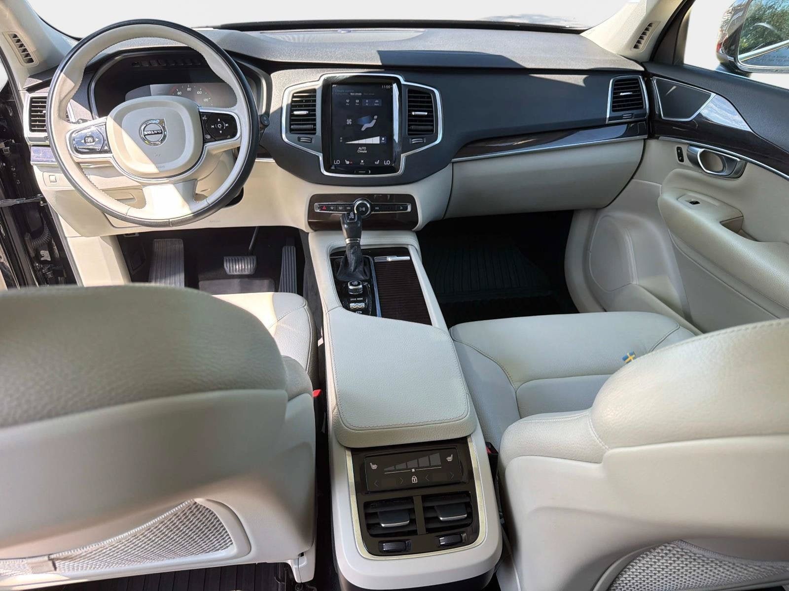 Used 2019 Volvo XC90 T5 Momentum w/ Protection Package Premier AWD/4WD image 18