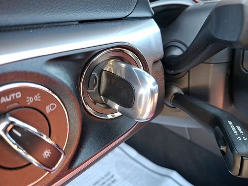 Used 2024 Porsche 718 Boxster image 21