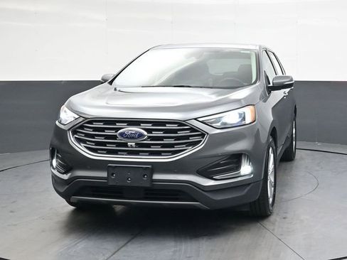 Used 2022 Ford Edge Titanium w/ Equipment Group 301A image 8