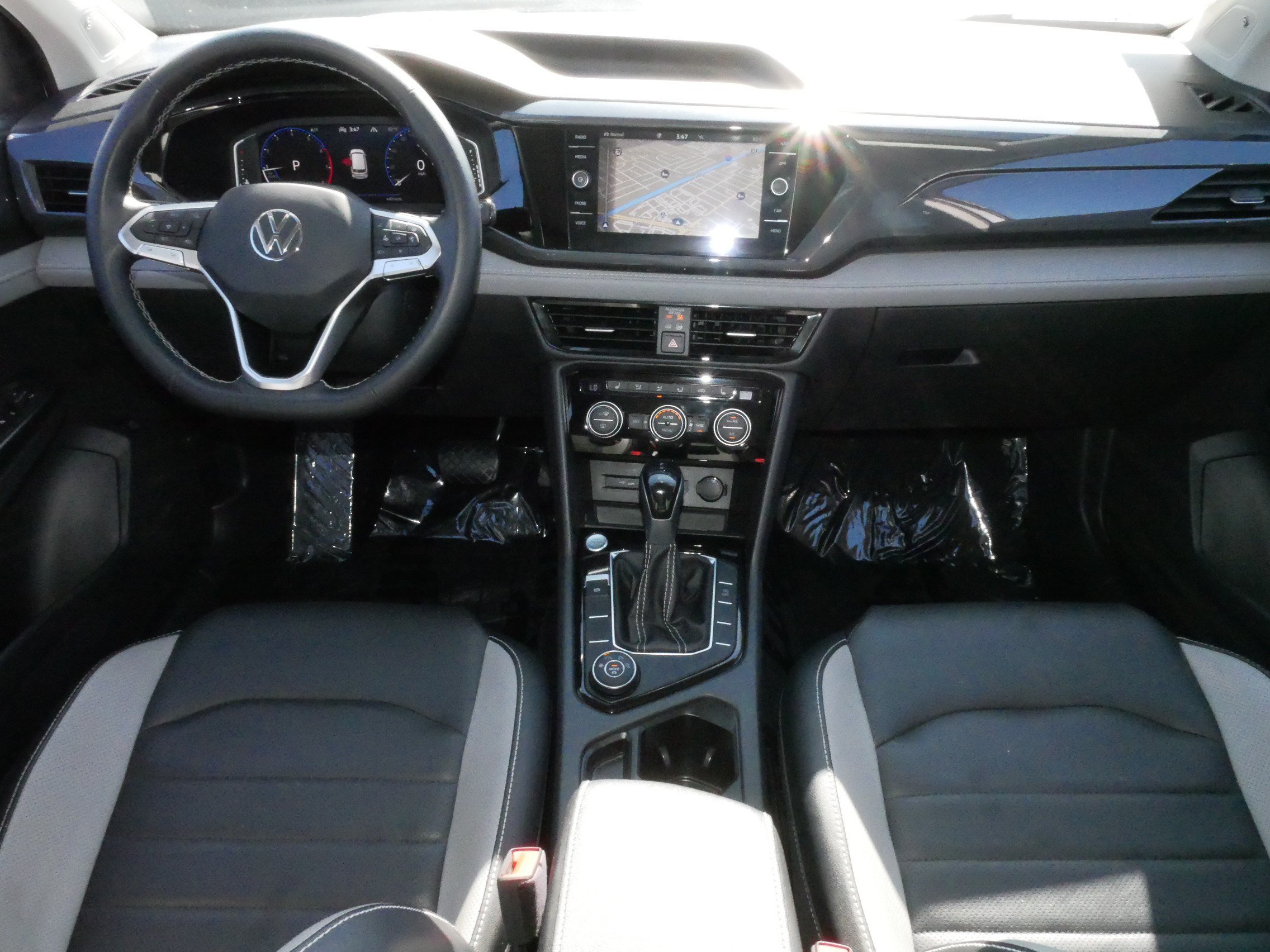 Certified 2023 Volkswagen Taos SEL AWD/4WD image 10