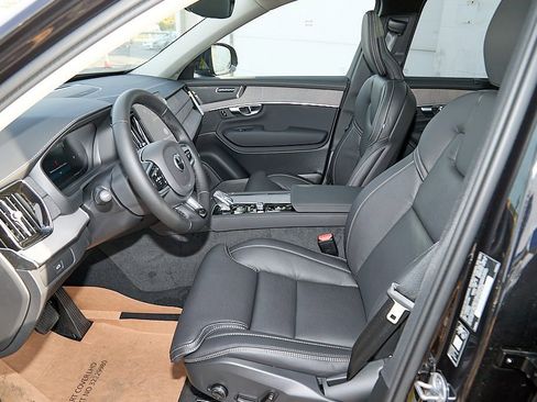 New 2026 Volvo XC90 B6 Ultra w/ Protection Package image 17