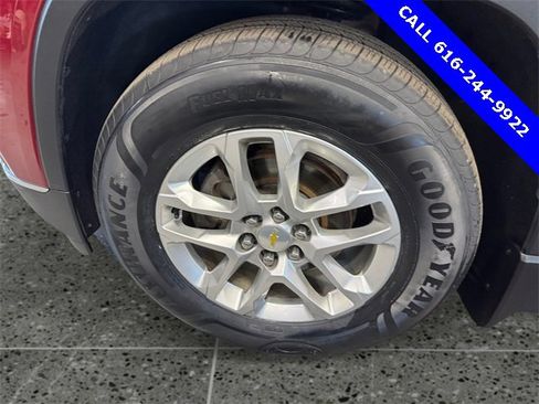 Used 2020 Chevrolet Traverse LT w/ Driver Confidence II Package image 24