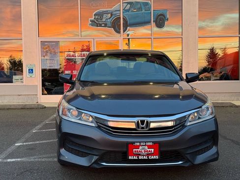 Used 2017 Honda Accord LX image 2