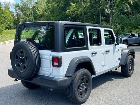 Used 2025 Jeep Wrangler Unlimited Sport AWD/4WD image 3