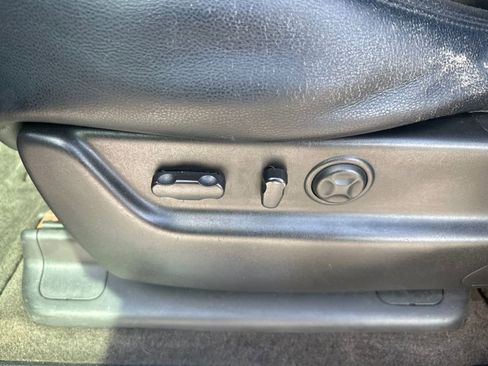 Used 2012 Chevrolet Avalanche LTZ image 16