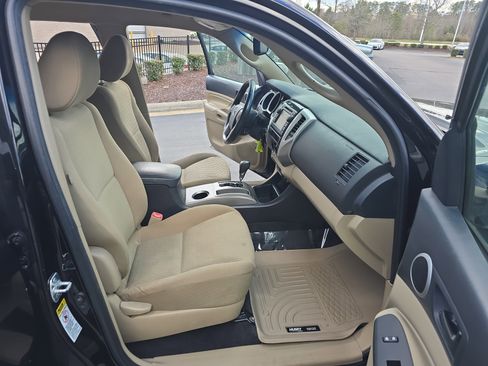 Used 2013 Toyota Tacoma 4x4 Double Cab w/ SR5 Pkg image 10