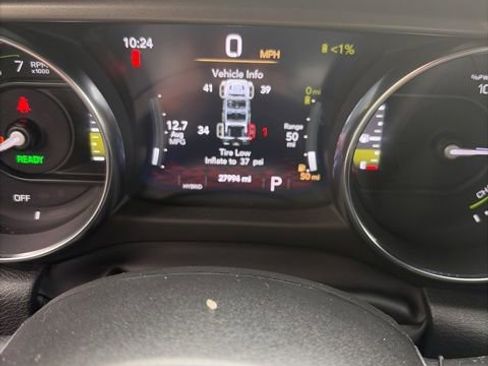 Used 2023 Jeep Wrangler Unlimited w/ Sun & Screen Package image 12