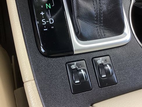 Used 2017 Toyota Highlander XLE AWD/4WD image 7
