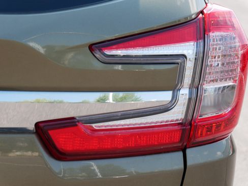 Used 2025 Subaru Ascent Premium AWD/4WD image 17