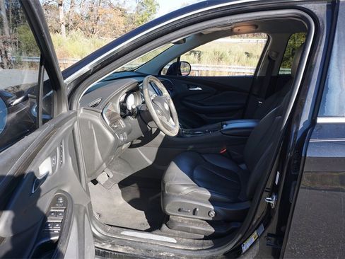 Used 2019 Buick Envision Essence image 2