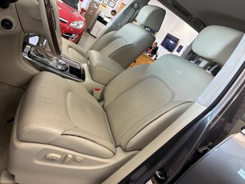 Used 2014 INFINITI QX80 2WD w/ Deluxe Touring Package image 24