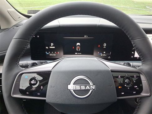 New 2025 Nissan Murano SL image 14