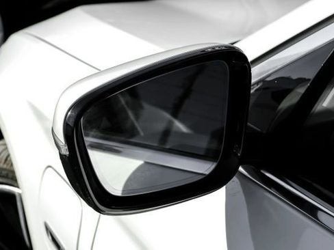 Used 2023 BMW 530e image 48