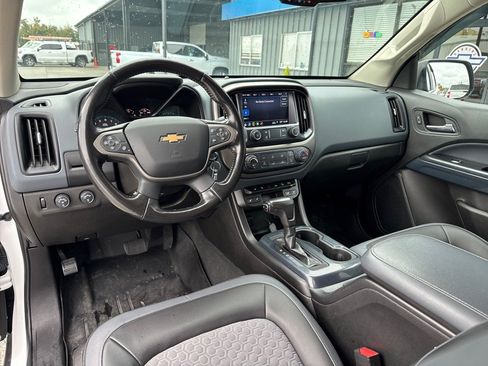 Used 2021 Chevrolet Colorado Z71 AWD/4WD image 10
