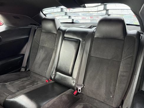 Used 2016 Dodge Challenger R/T Scat Pack w/ Leather Interior Group RWD image 17