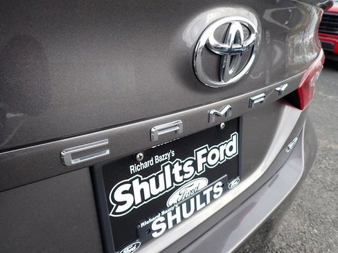 Used 2023 Toyota Camry SE image 6