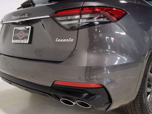 Used 2022 Maserati Levante Modena AWD/4WD image 10