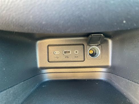 Used 2022 Chevrolet Equinox LT image 23