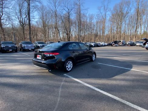 Used 2025 Toyota Corolla LE image 13