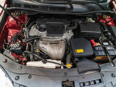Used 2015 Toyota Camry LE FWD image 31