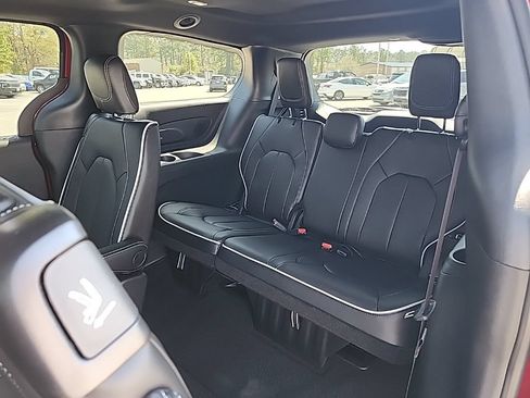 New 2026 Chrysler Pacifica Limited AWD/4WD image 28