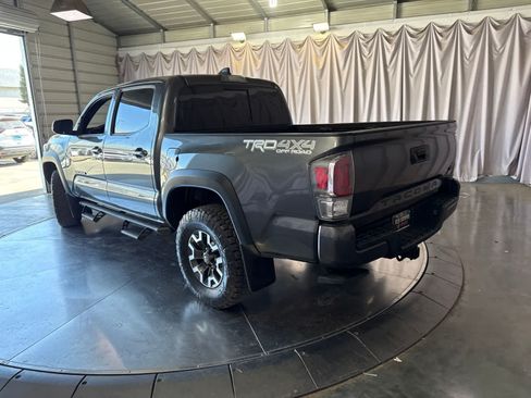 Used 2021 Toyota Tacoma TRD Off-Road w/ Technology Package AWD/4WD image 5