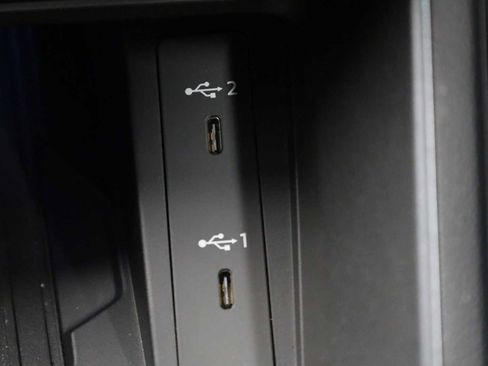 Certified 2025 Audi Q3 2.0T Premium Plus w/ Premium Plus Package image 32