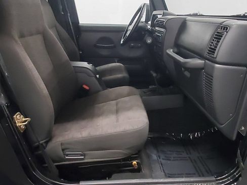 Used 2004 Jeep Wrangler SE image 12