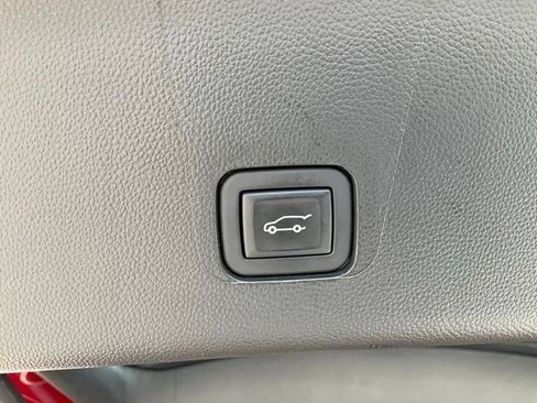 Used 2023 Chevrolet Traverse Premier w/ LPO, Cargo Package FWD image 22