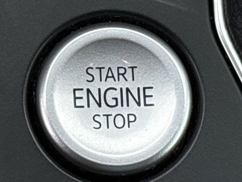 Used 2022 Volkswagen Atlas Cross Sport SE w/ Panoramic Sunroof Package image 29