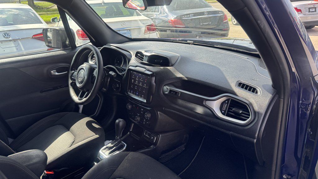 Used 2021 Jeep Renegade Latitude FWD image 26