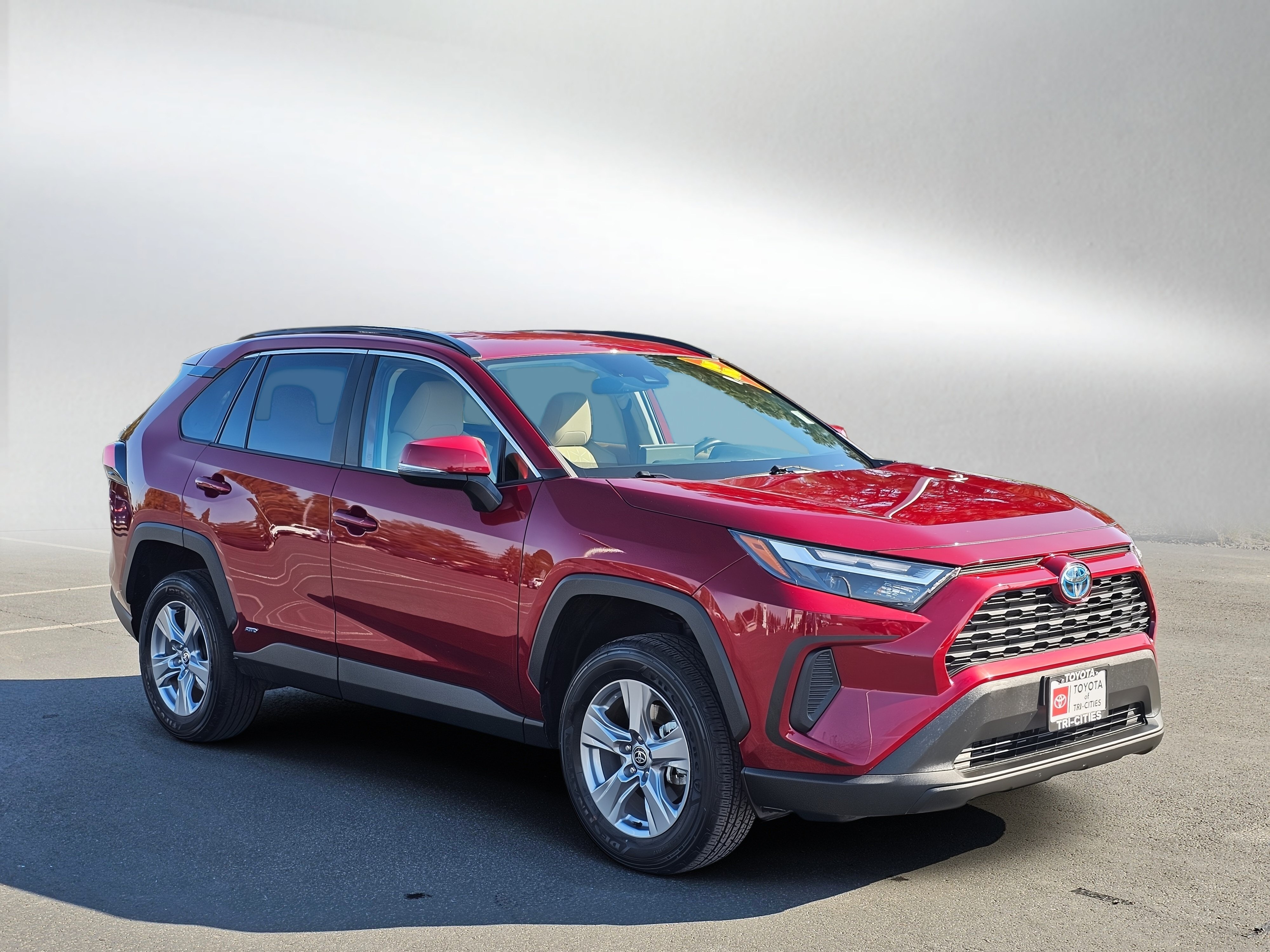 Certified 2022 Toyota RAV4 XLE w/ XLE Grade Weather Package AWD/4WD image 7
