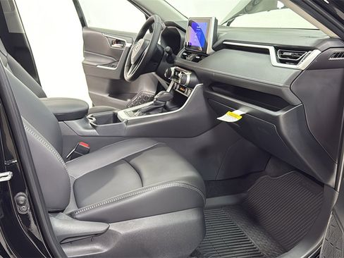 New 2025 Toyota RAV4 XLE Premium image 18