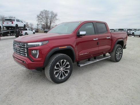 New 2026 GMC Canyon Denali image 9