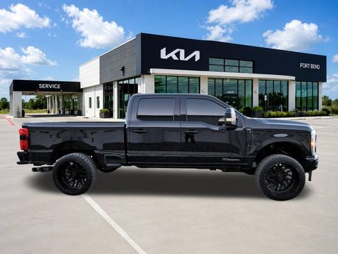 Used 2023 Ford F250 Lariat w/ Lariat Ultimate Package AWD/4WD image 4
