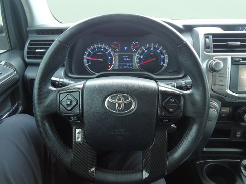Used 2019 Toyota 4Runner SR5 AWD/4WD image 13