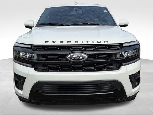 Used 2023 Ford Expedition Max Limited RWD image 3