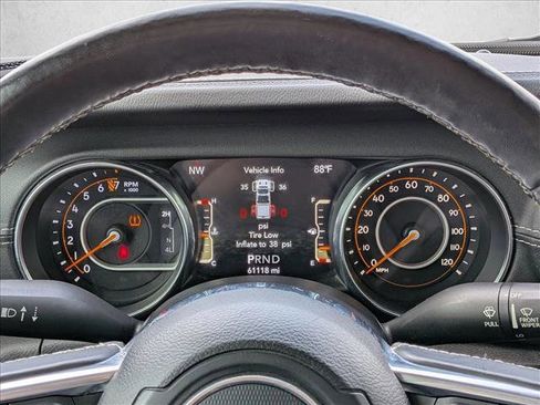 Used 2020 Jeep Gladiator Overland AWD/4WD image 10