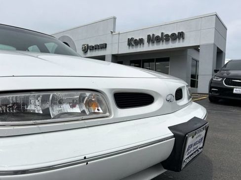 Used 1998 Oldsmobile 88 FWD image 4