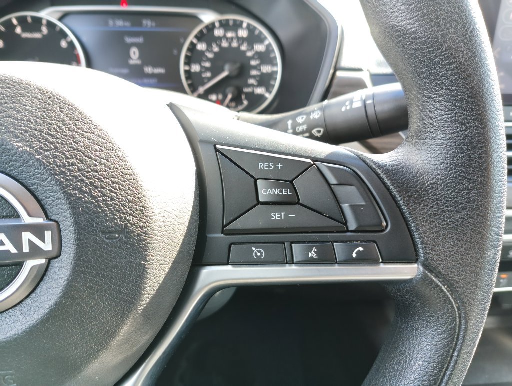 Used 2025 Nissan Altima 2.5 SV FWD image 22