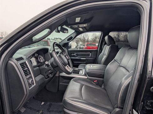 Used 2018 RAM 3500 Laramie Longhorn image 15