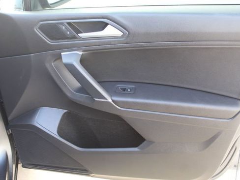 Used 2020 Volkswagen Tiguan SE R-Line image 13